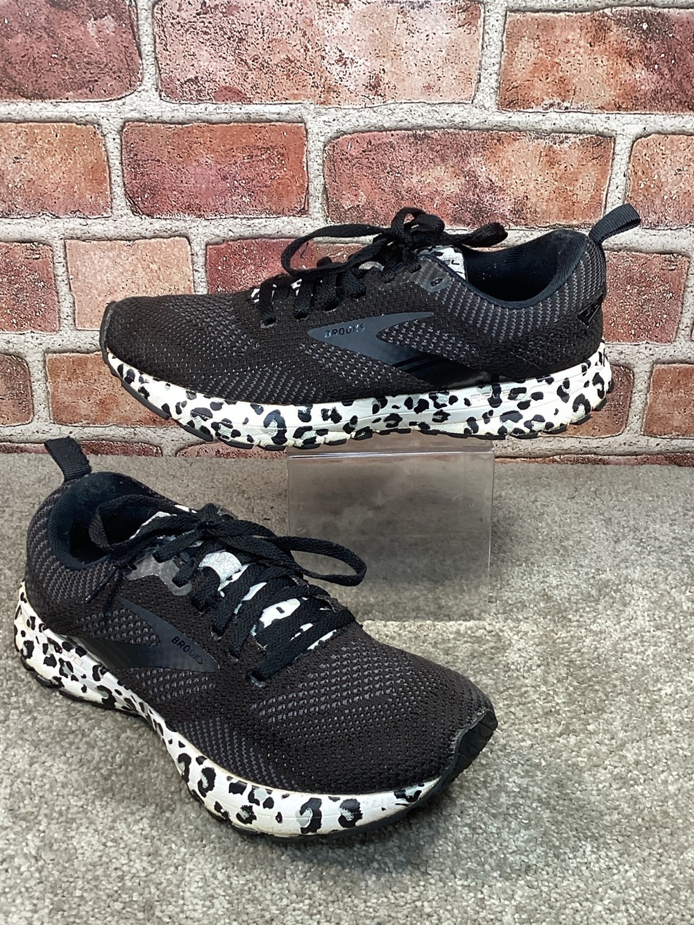 Brooks Revel 5 Snow Leopard women’s Running shoes sneakers size 7